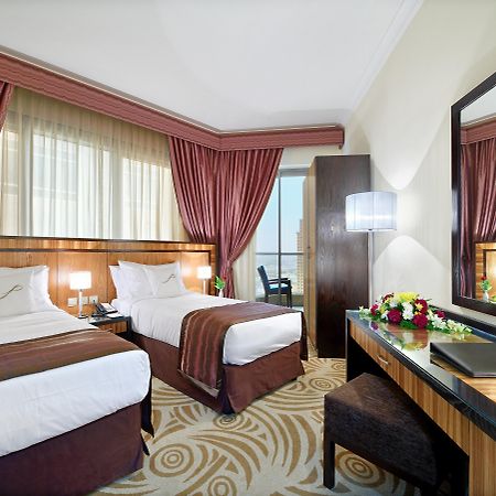 Al Majaz Premiere Hotel Apartments Sharjah Esterno foto