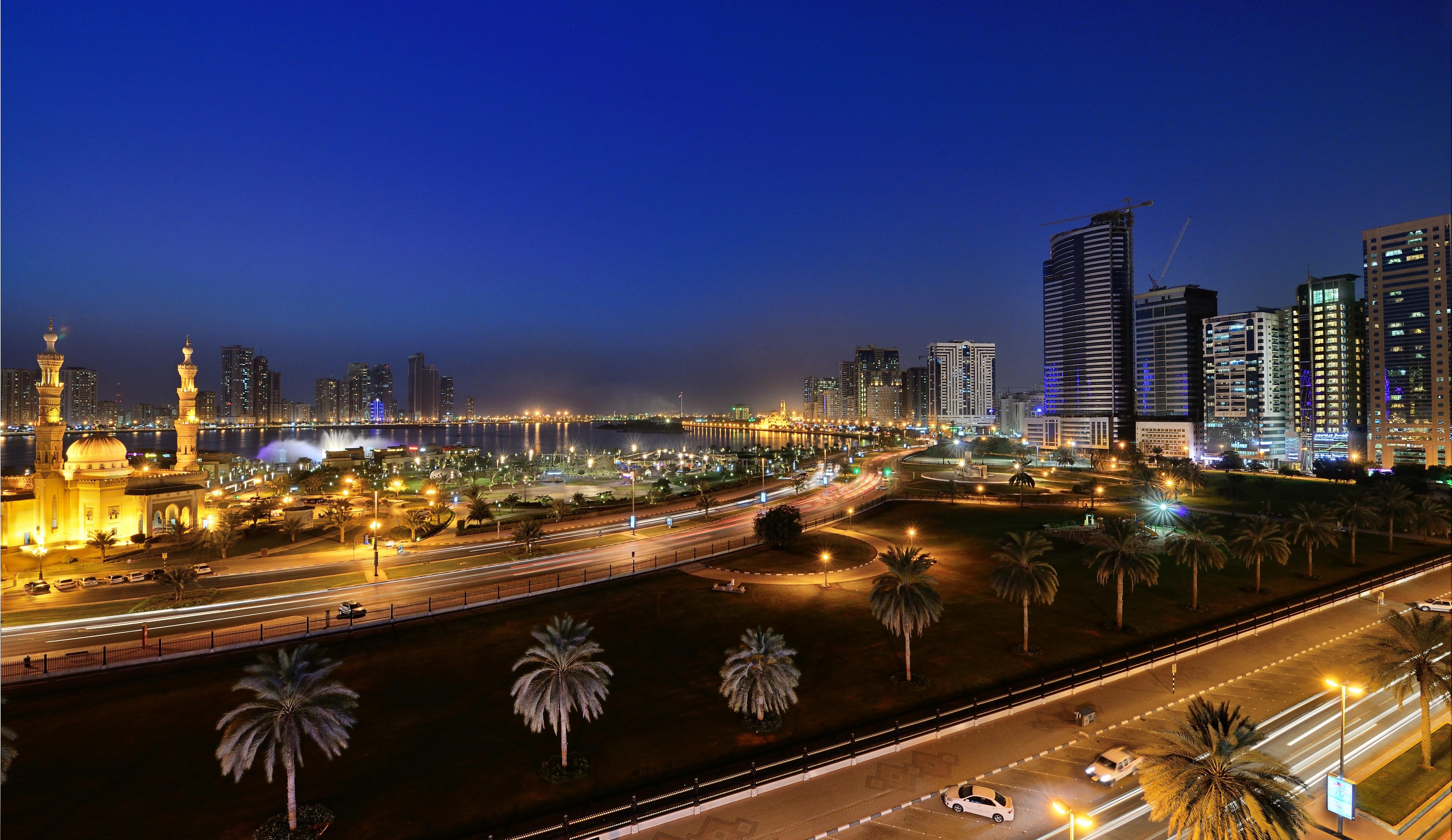 Al Majaz Premiere Hotel Apartments Sharjah Esterno foto